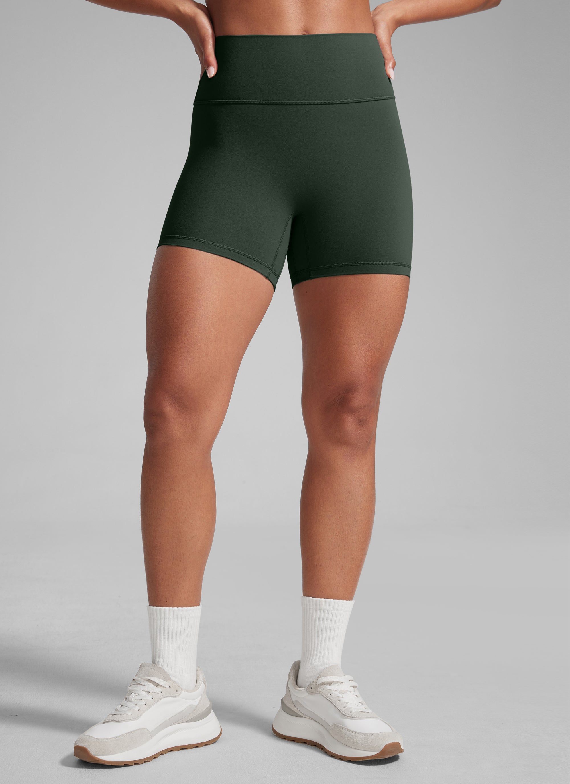 CRZ YOGA Pambabae Butterlift Scrunch Butt Atheletic Workout Biker Shorts Legend Green