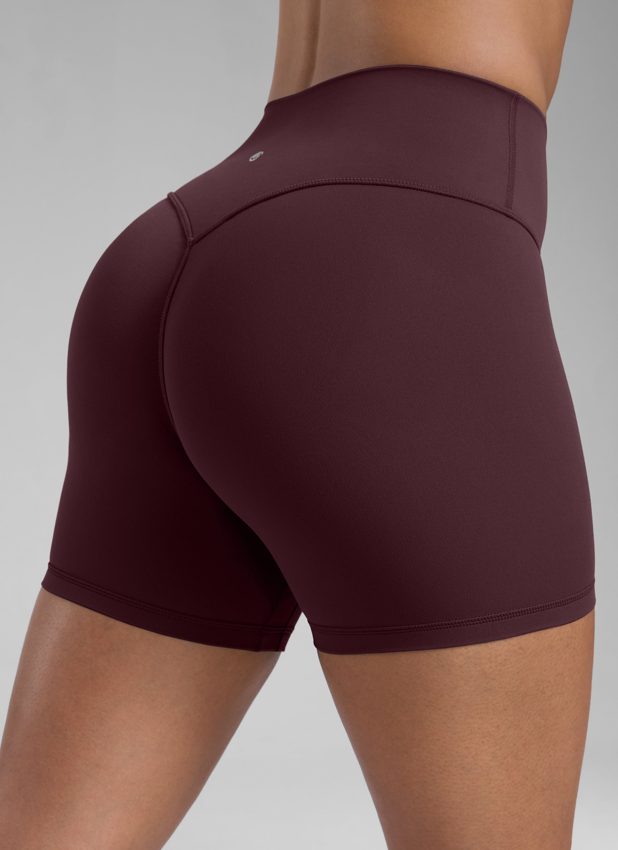 CRZ YOGA Pambabae Butterlift Scrunch Butt Atheletic Workout Biker Shorts na Hinog na Plum