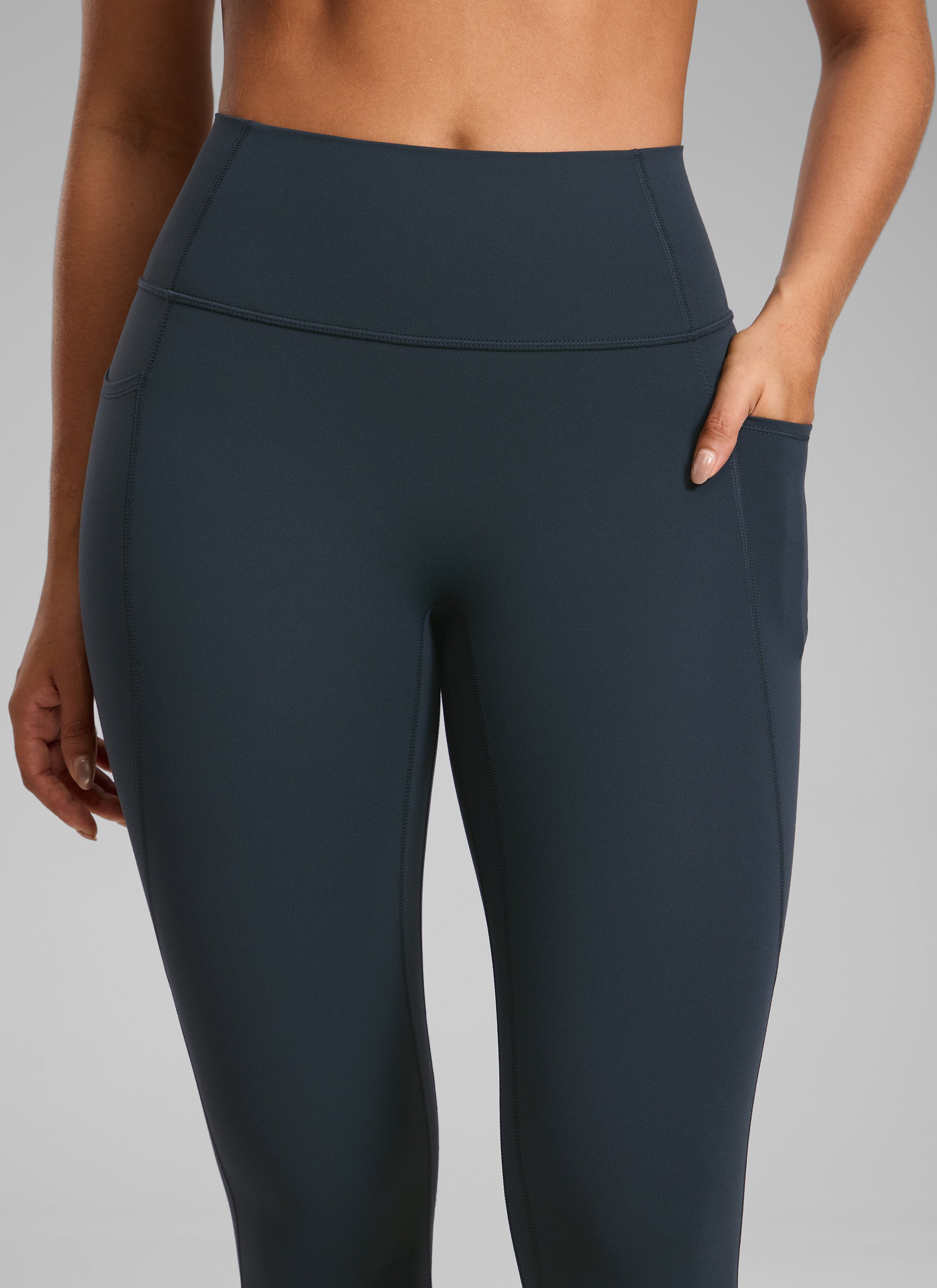 CRZ YOGA Pambabae Butterlift Mataas na Naka-boltahe na Legging na Walang Tahi sa Harap na may Pocket