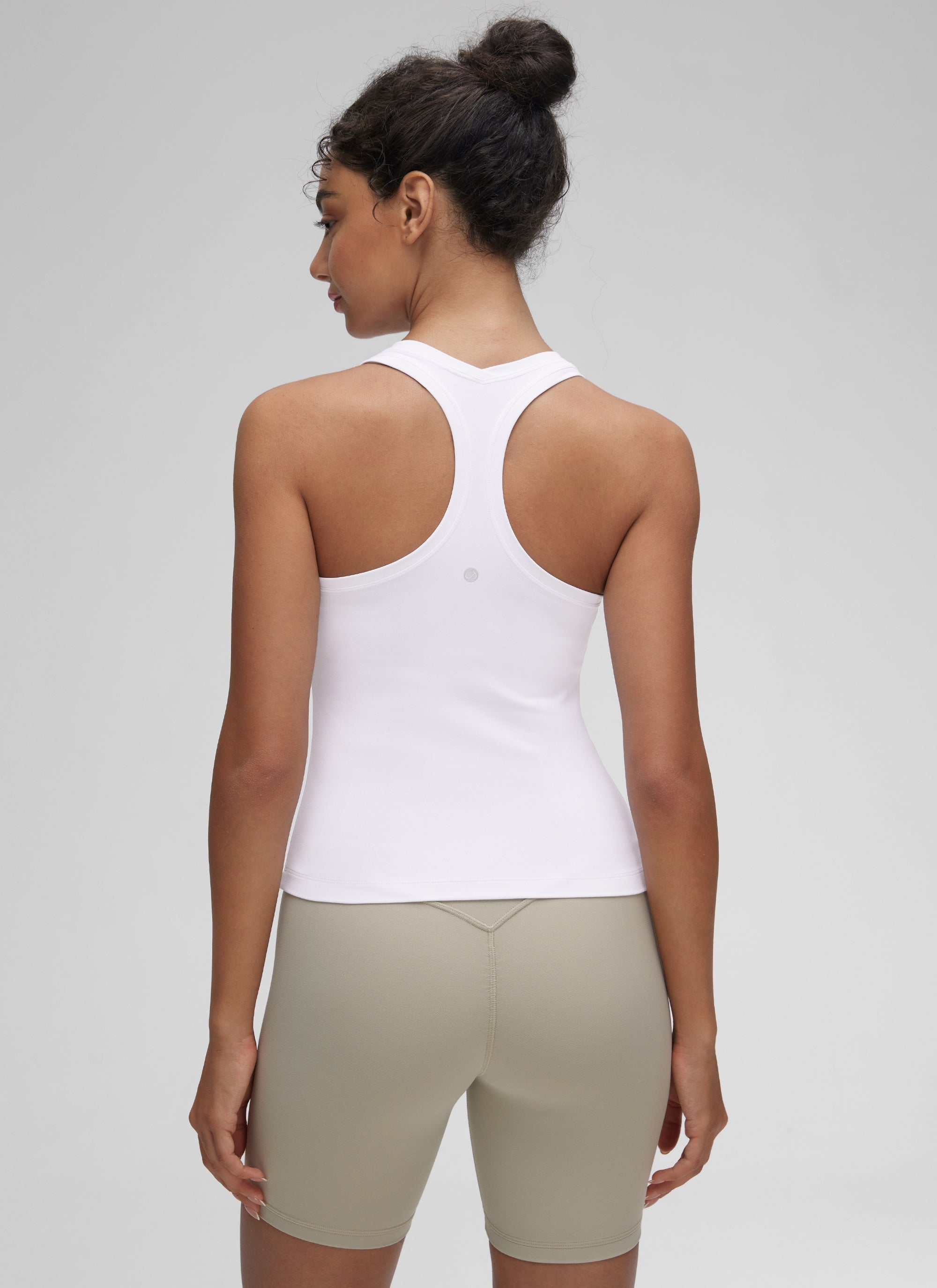 CRZ YOGA Pambabaeng Yoga Masikip na Kasuotan Butterluxe Crewneck Tank Top Racerback White
