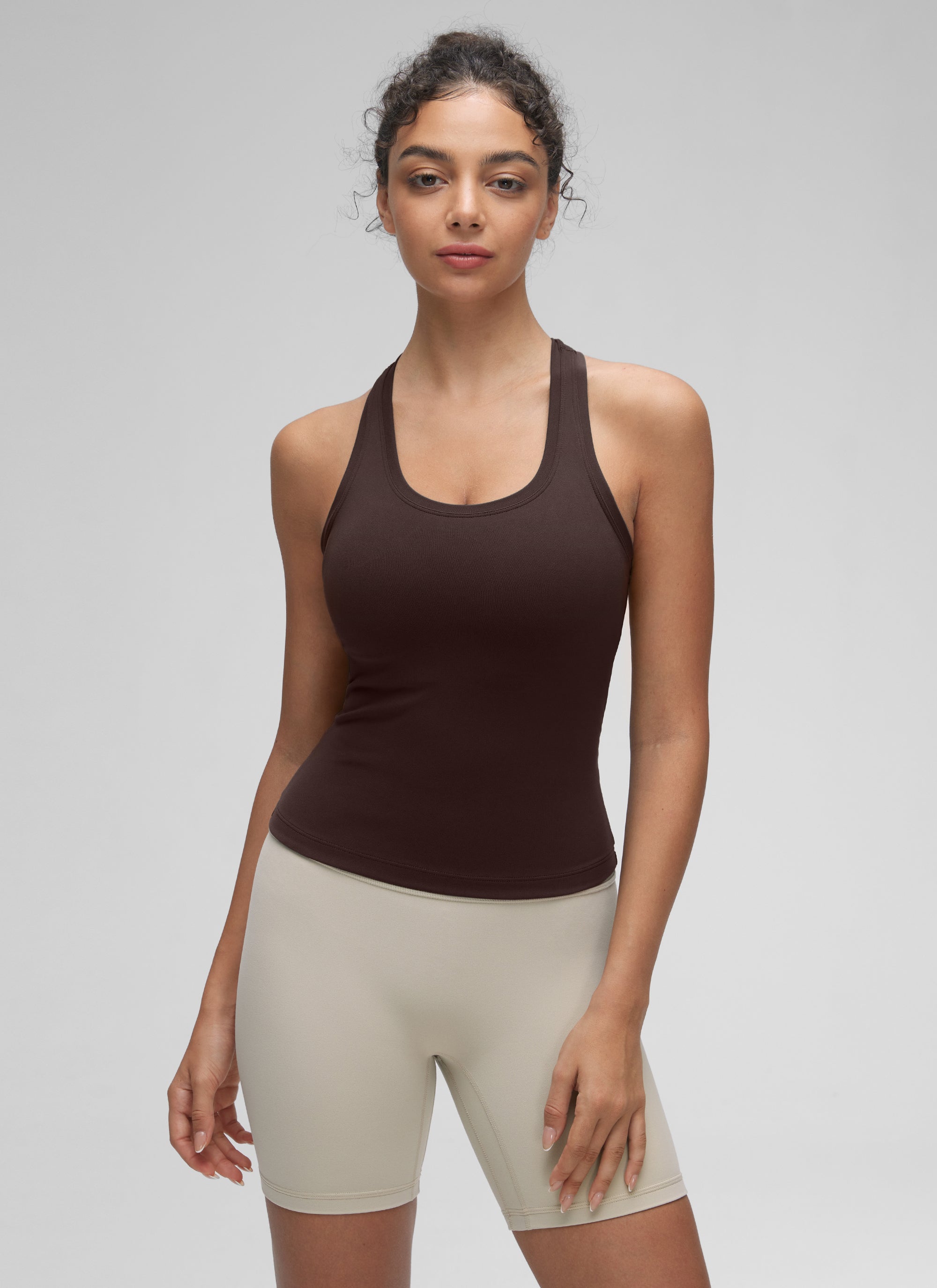 CRZ YOGA Pambabaeng Yoga Masikip na Kasuotan Butterluxe Crewneck Tank Top Racerback Hot Fudge Brown