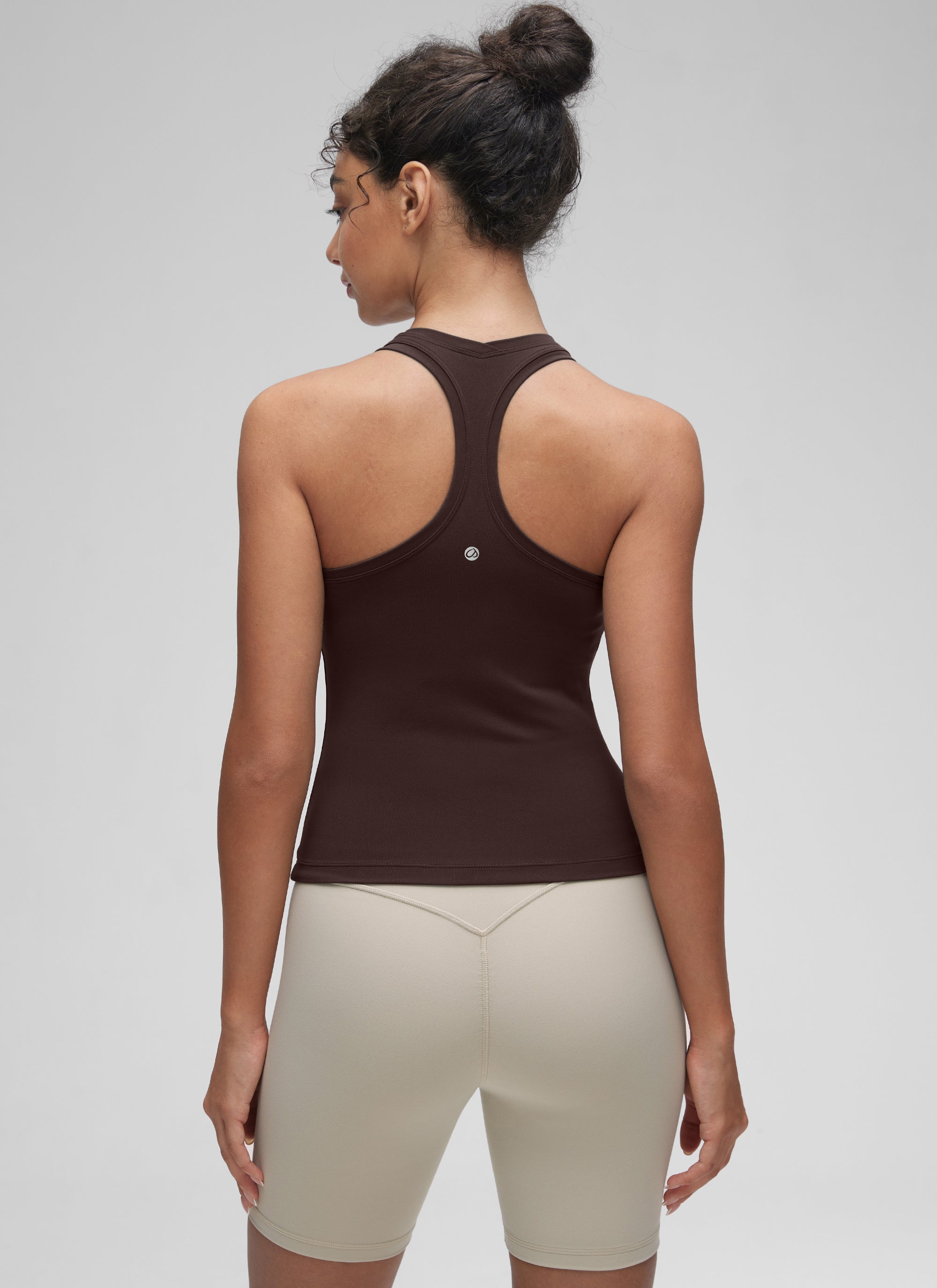CRZ YOGA Pambabaeng Yoga Masikip na Kasuotan Butterluxe Crewneck Tank Top Racerback Hot Fudge Brown