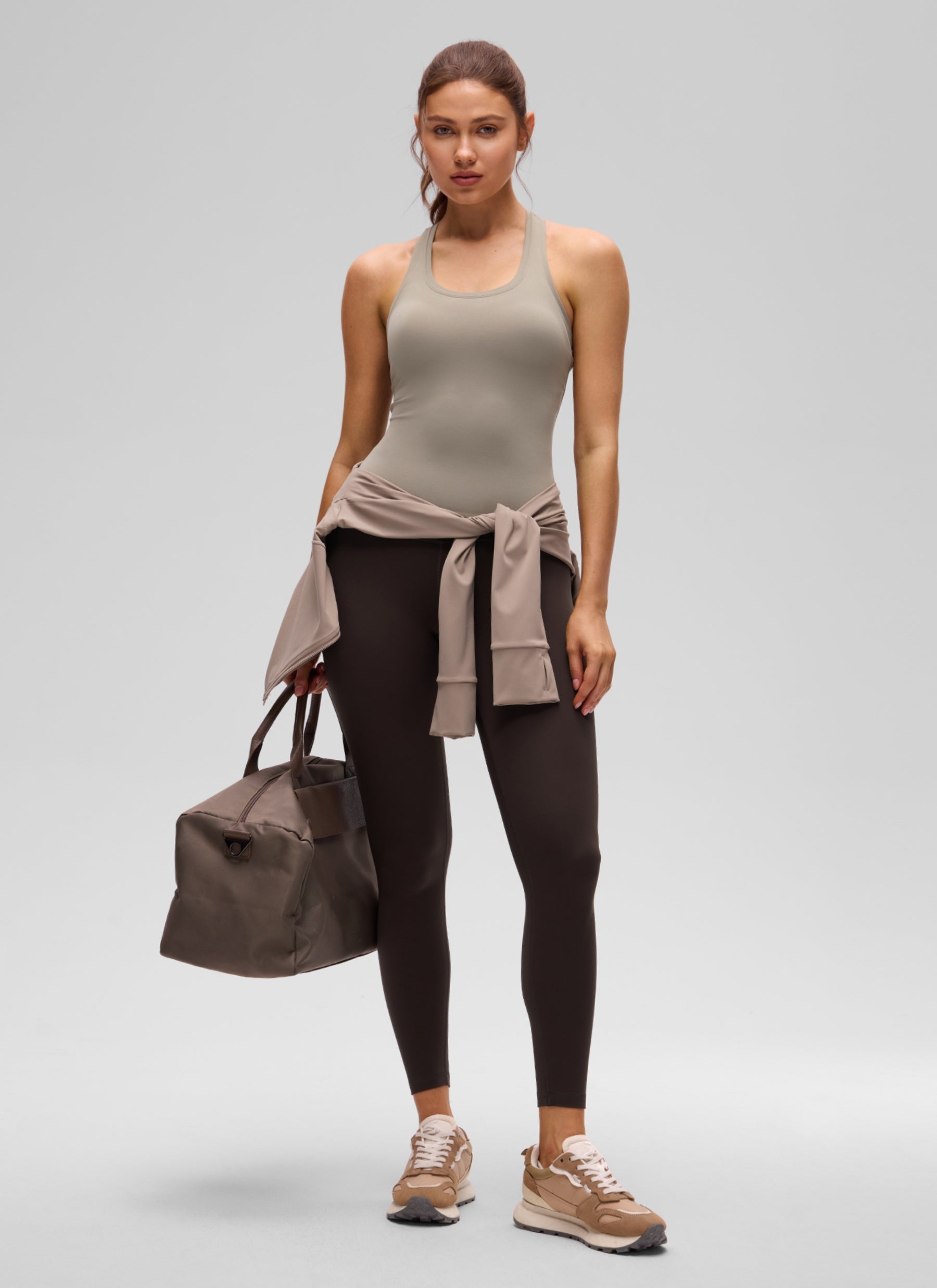 CRZ YOGA Pambabaeng Yoga Masikip na Kasuotan Butterluxe Crewneck Tank Top Racerback Warm Ash Grey
