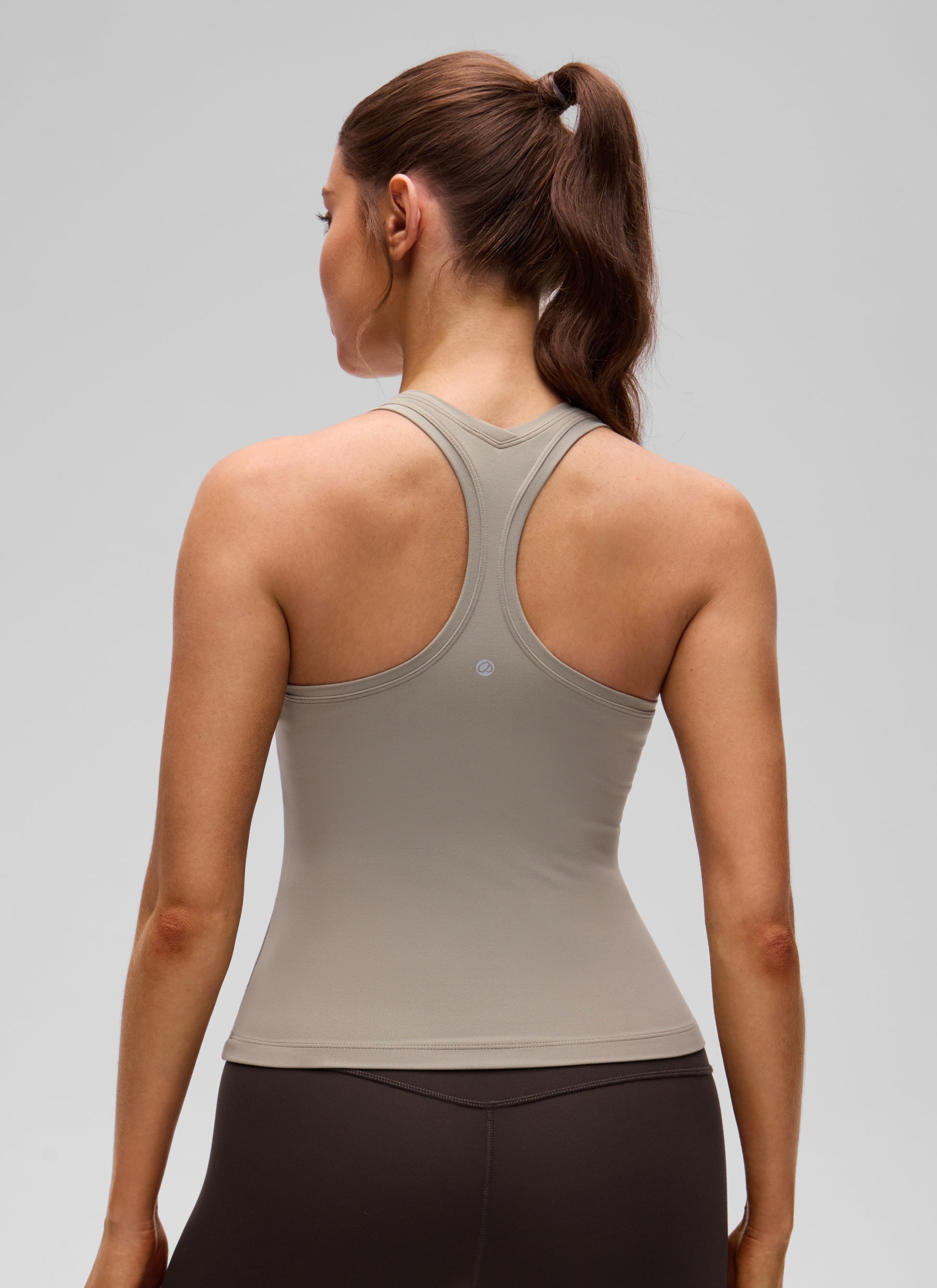 CRZ YOGA Pambabaeng Yoga Masikip na Kasuotan Butterluxe Crewneck Tank Top Racerback Warm Ash Grey