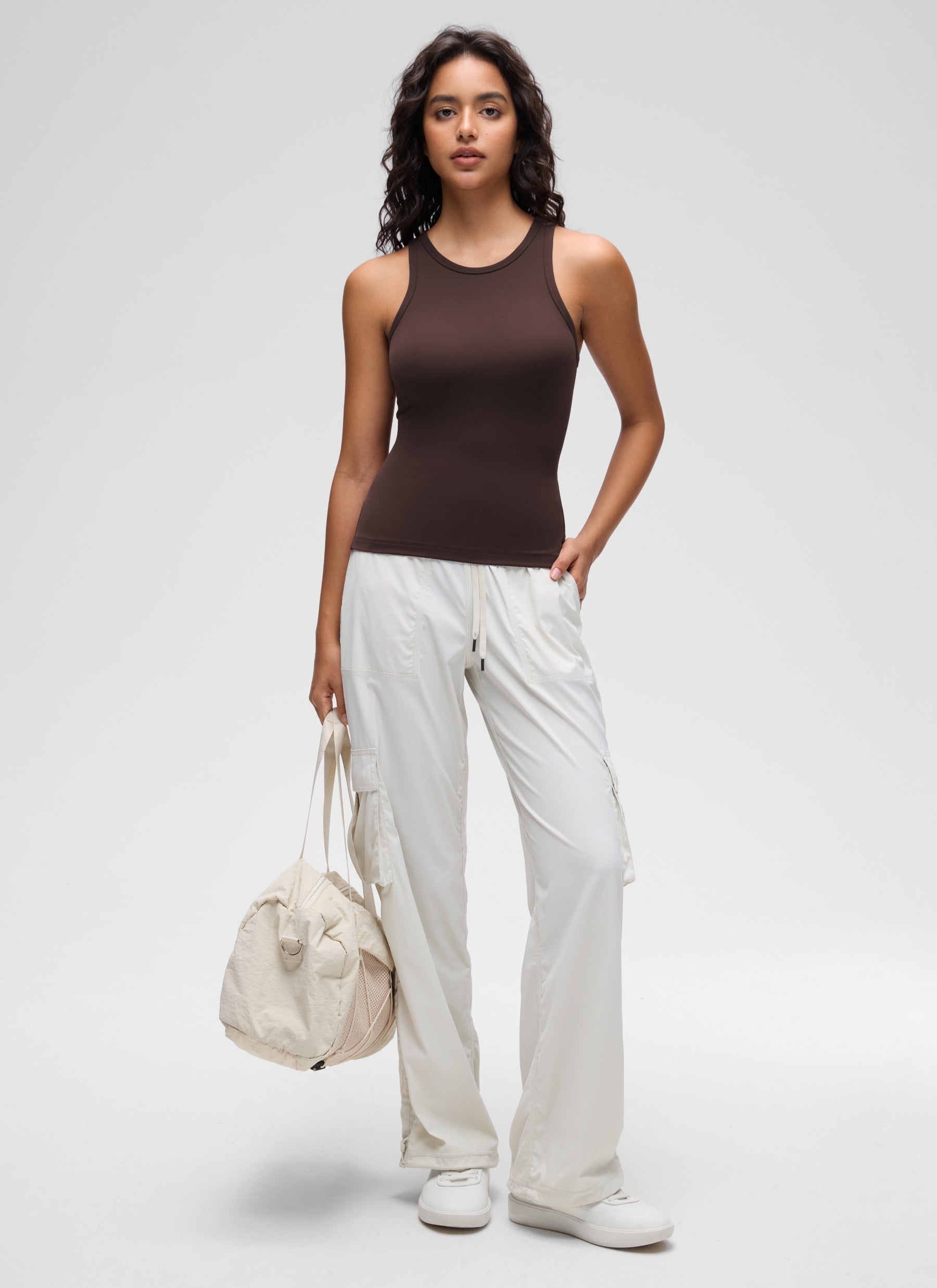 CRZ YOGA Pambabaeng Yoga Tight Fit Tops Butterluxe Tank Top na Mataas ang Neck Hot Fudge na Kayumanggi