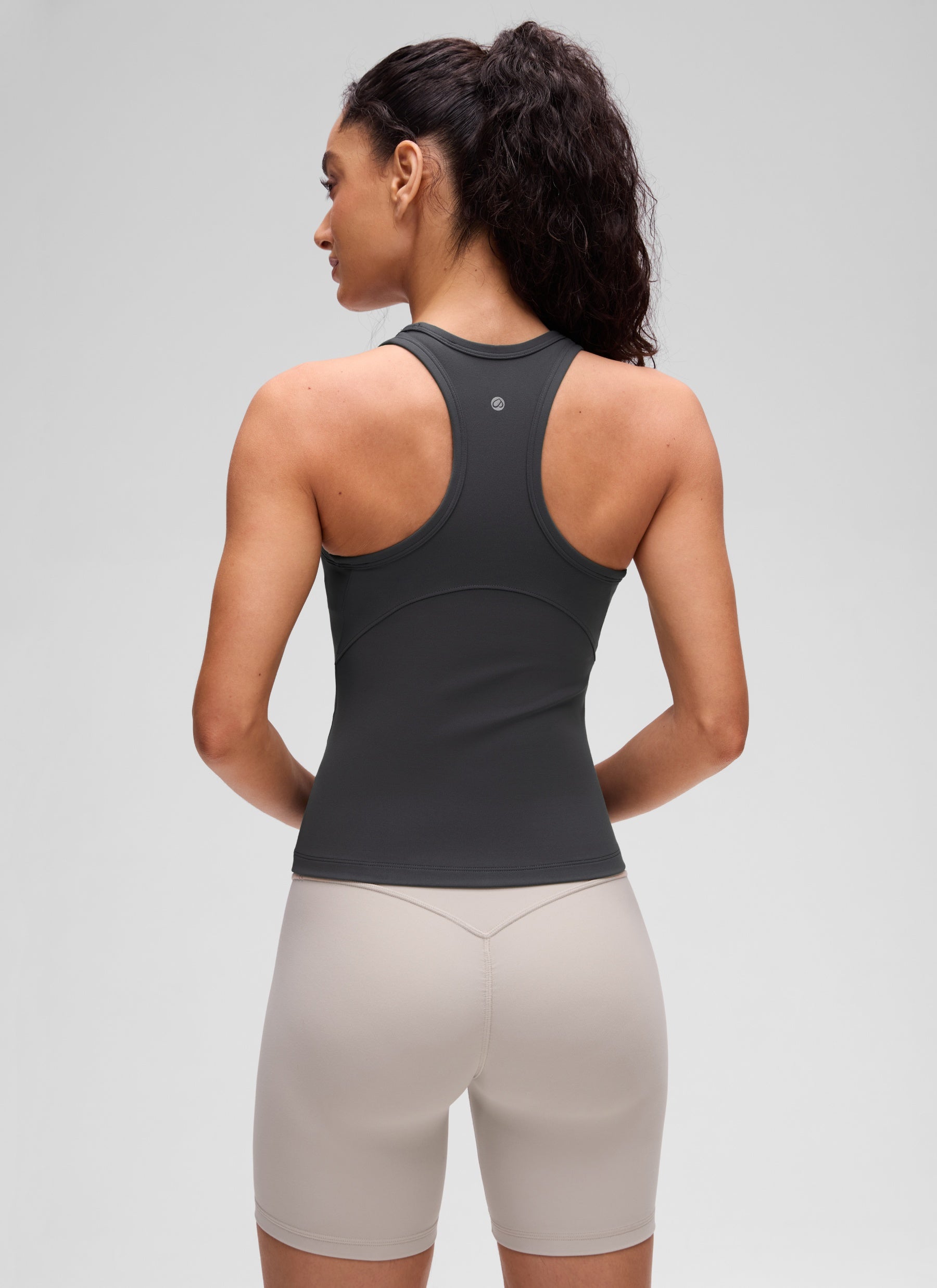 CRZ YOGA Pambabaeng Yoga Tight Fit Tops Butterluxe Tank Top na Mataas ang Neck na Mahiwagang Kulay Abo