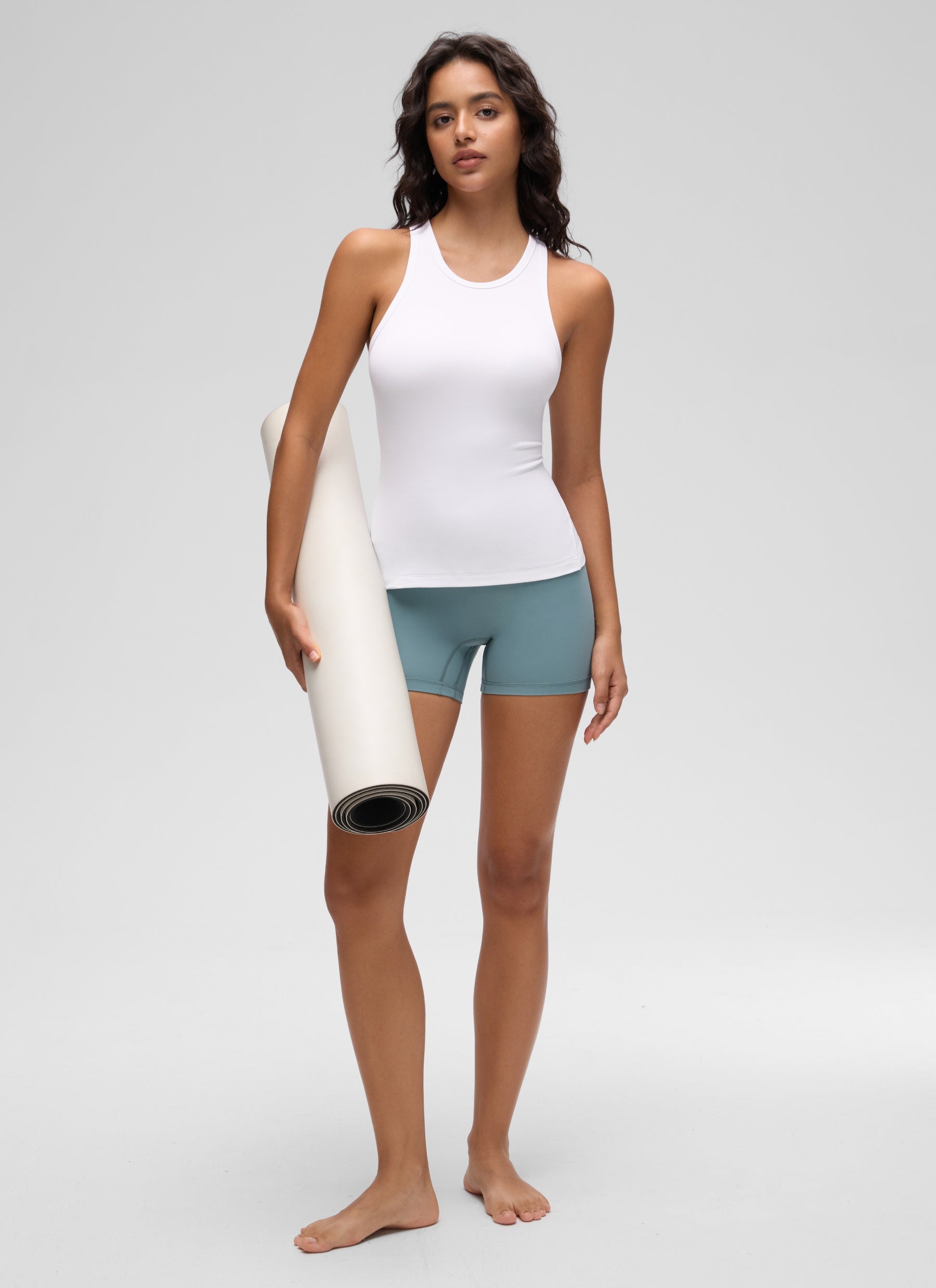 CRZ YOGA Pambabaeng Yoga Tight Fit Tops Butterluxe Tank Top na Mataas ang Neck na Puti