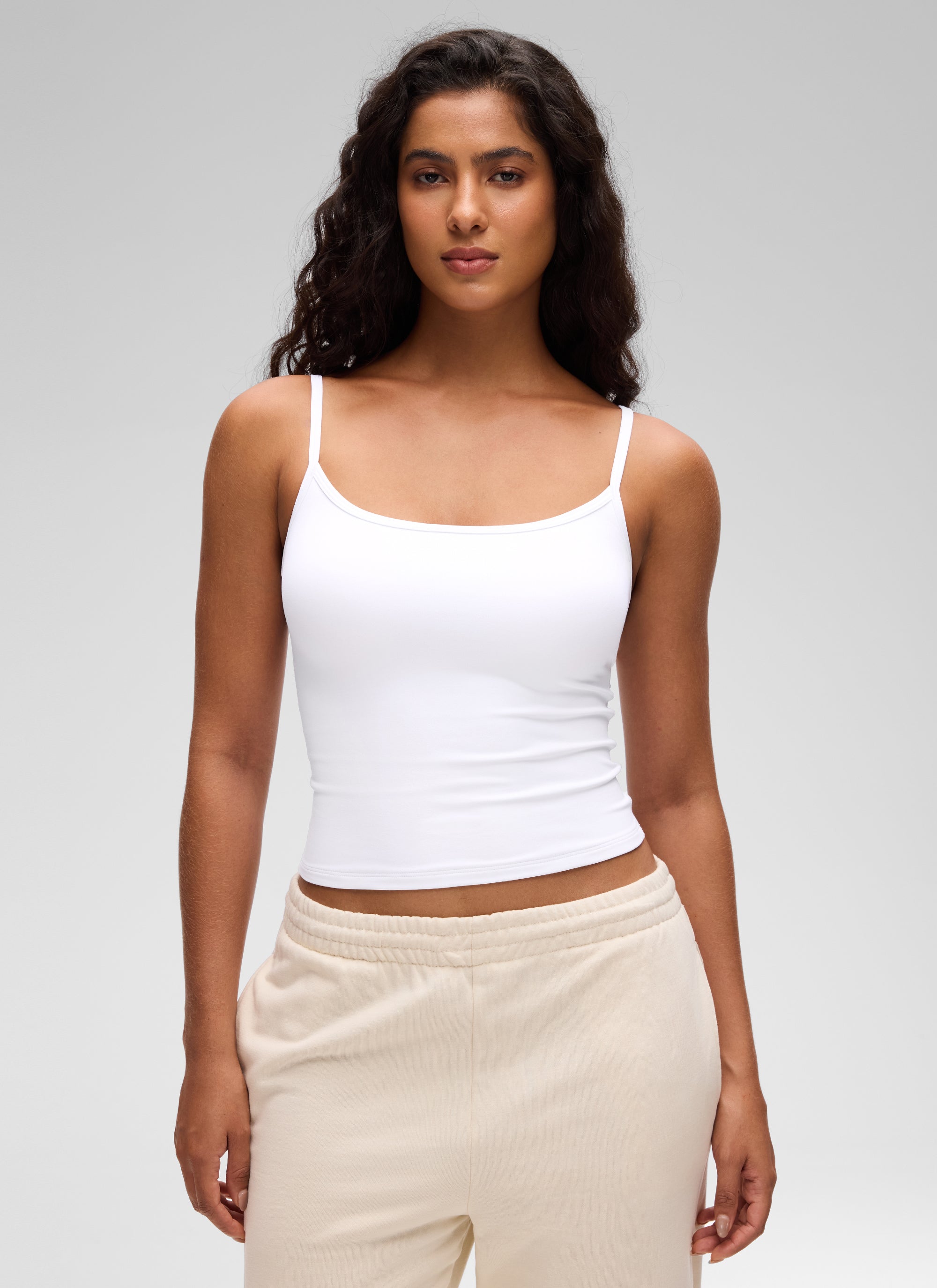 CRZ YOGA Pambabae Butterluxe Kaswal na Scoop Neck U Back Double Lined Tank White