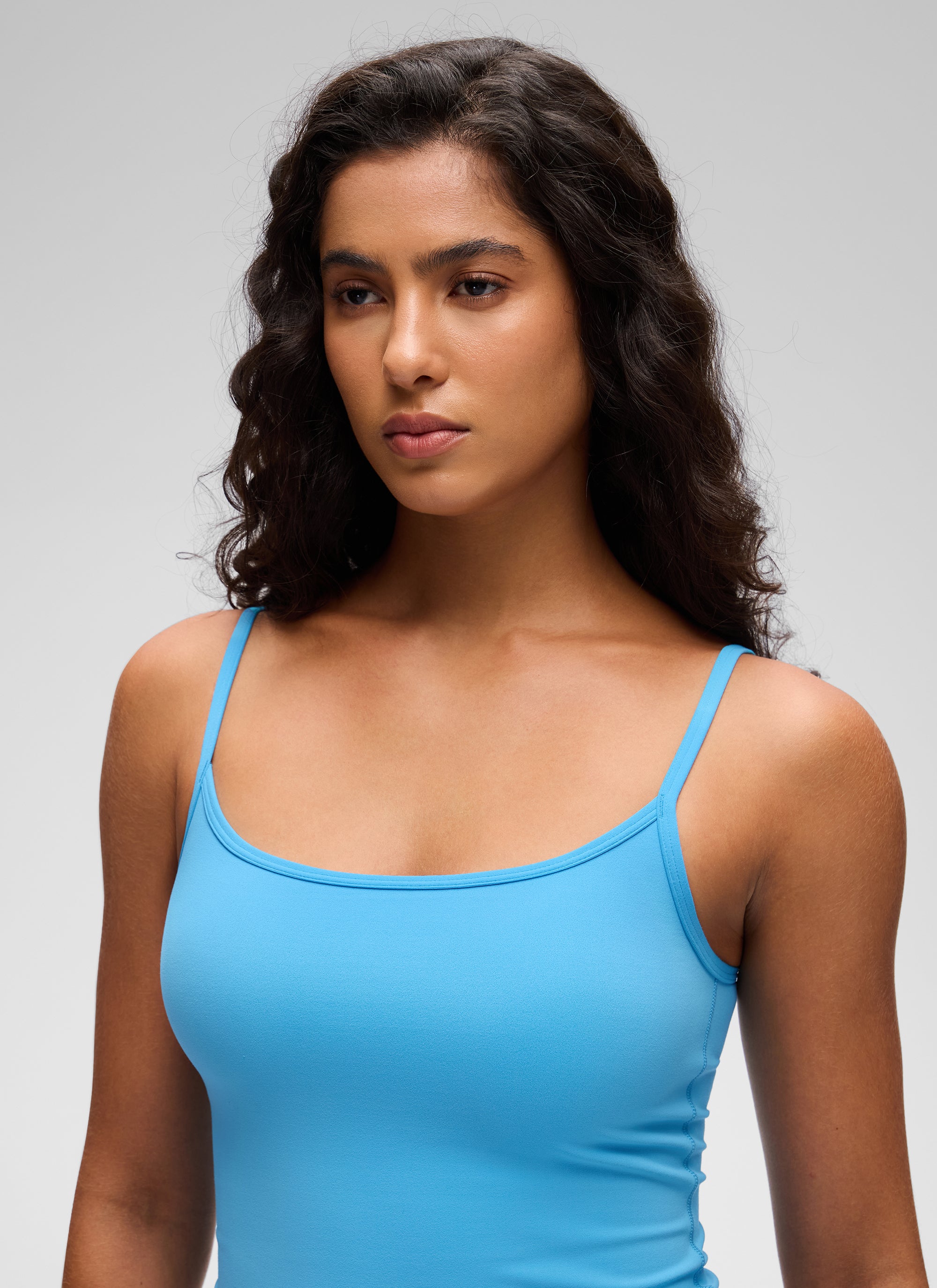 CRZ YOGA Pambabae Butterluxe Kaswal na Scoop Neck U Back Double Lined Tank Kayak na Asul