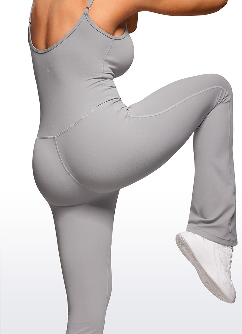 CRZ YOGA Pambabaeng Yoga Tight Fit Flare Jumpsuits na may Built-in na Bra Bodysuits na Gull Gray