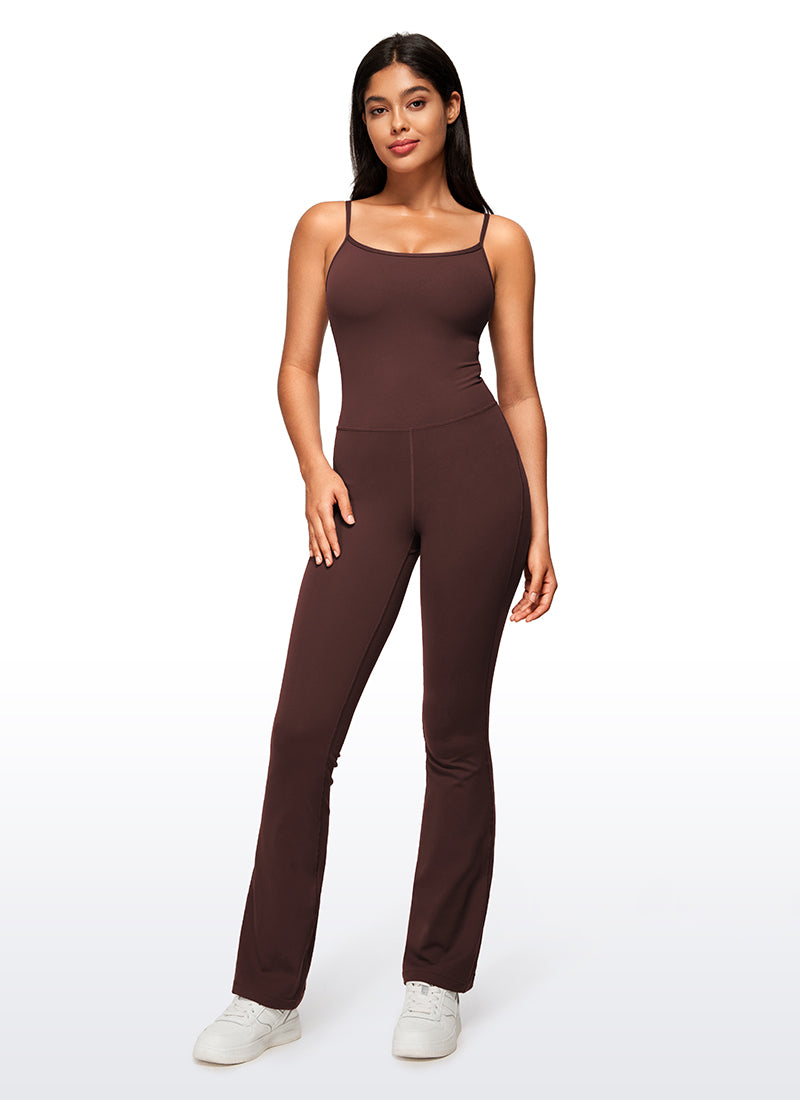 CRZ YOGA Pambabaeng Yoga Tight Fit Flare Jumpsuits na may Built-in na Bra Bodysuits na Kulay Taupe