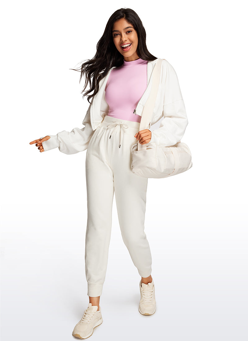 CRZ YOGA Pambabaeng Yoga Tight Fit Mock Turtleneck Long Sleeves Bodysuits na Kulay Pink Peony