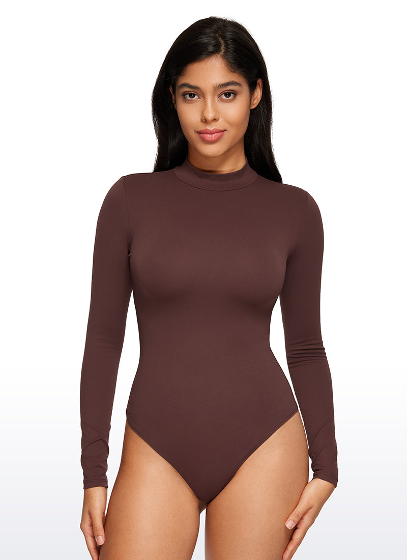 CRZ YOGA Pambabaeng Yoga Tight Fit Mock Turtleneck Long Sleeves Bodysuits na Taupe