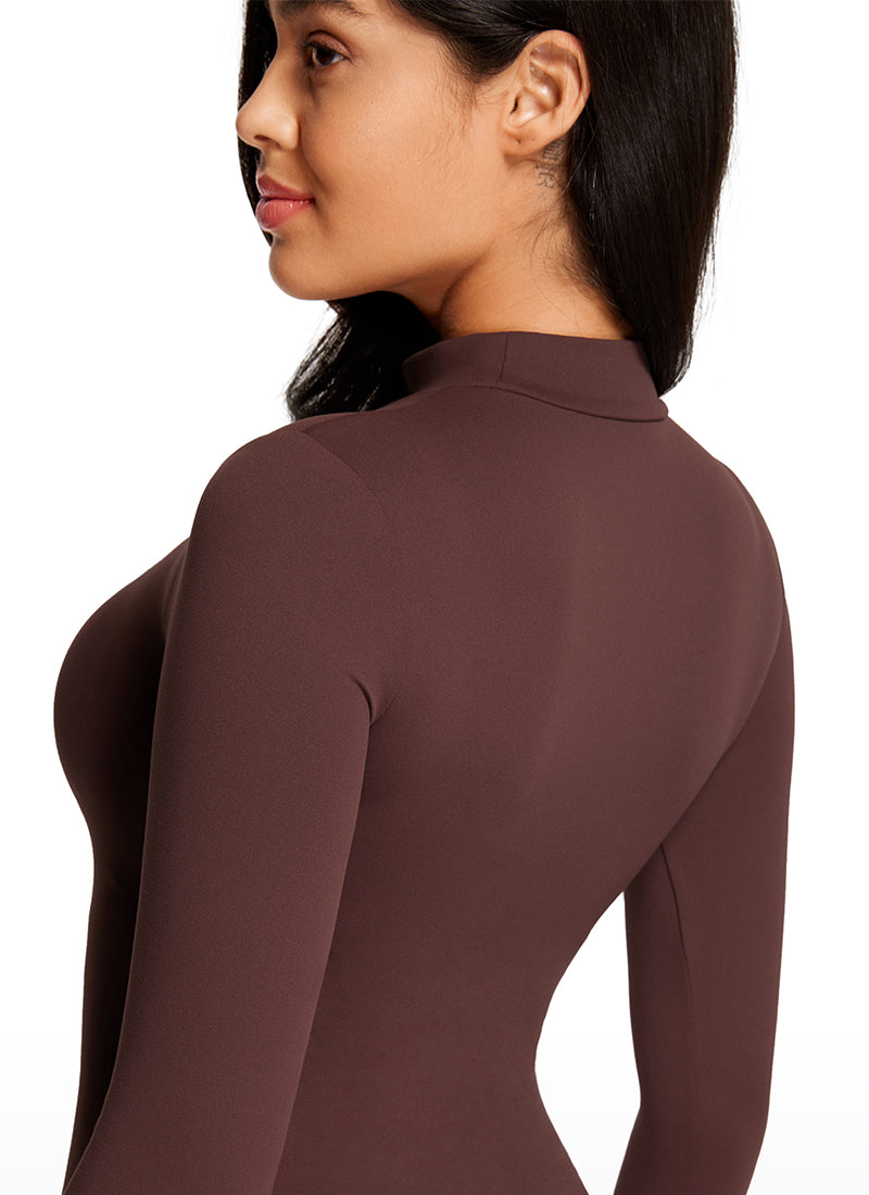 CRZ YOGA Pambabaeng Yoga Tight Fit Mock Turtleneck Long Sleeves Bodysuits na Taupe