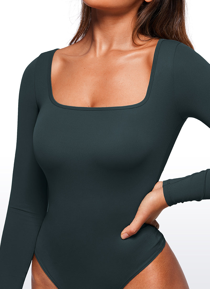 CRZ YOGA Pambabaeng Yoga Tight Fit Square Neck Long Sleeves Bodysuits na Forest Dark Green