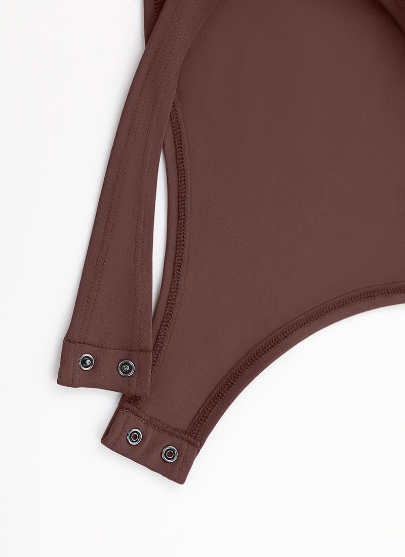 CRZ YOGA Pambabaeng Yoga Tight Fit Square Neck Long Sleeves Bodysuits na Kulay Taupe