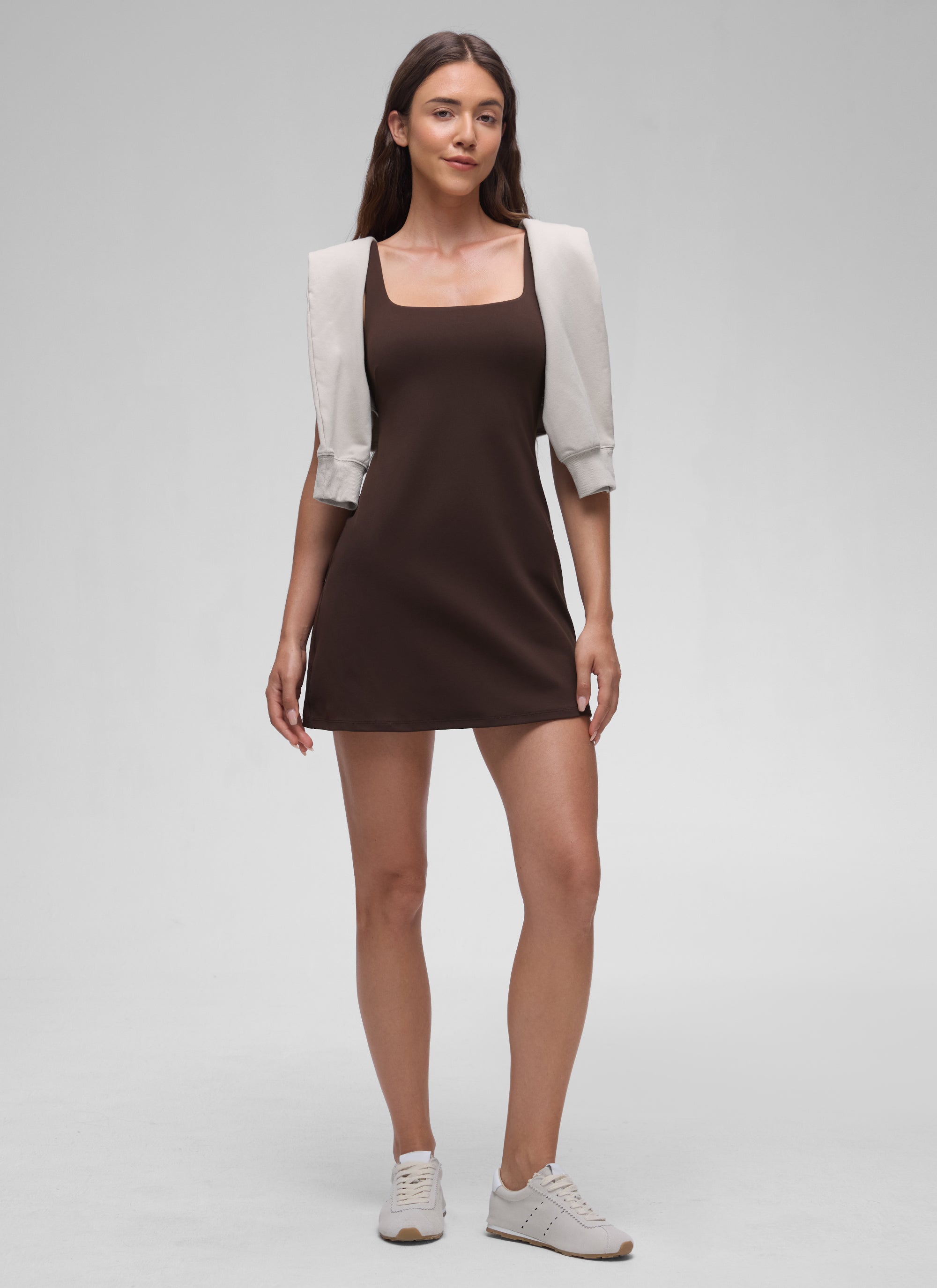 CRZ YOGA Babae Butterluxe Square Neck Shelf Bra Tennis Dresses A line Hot Fudge Brown