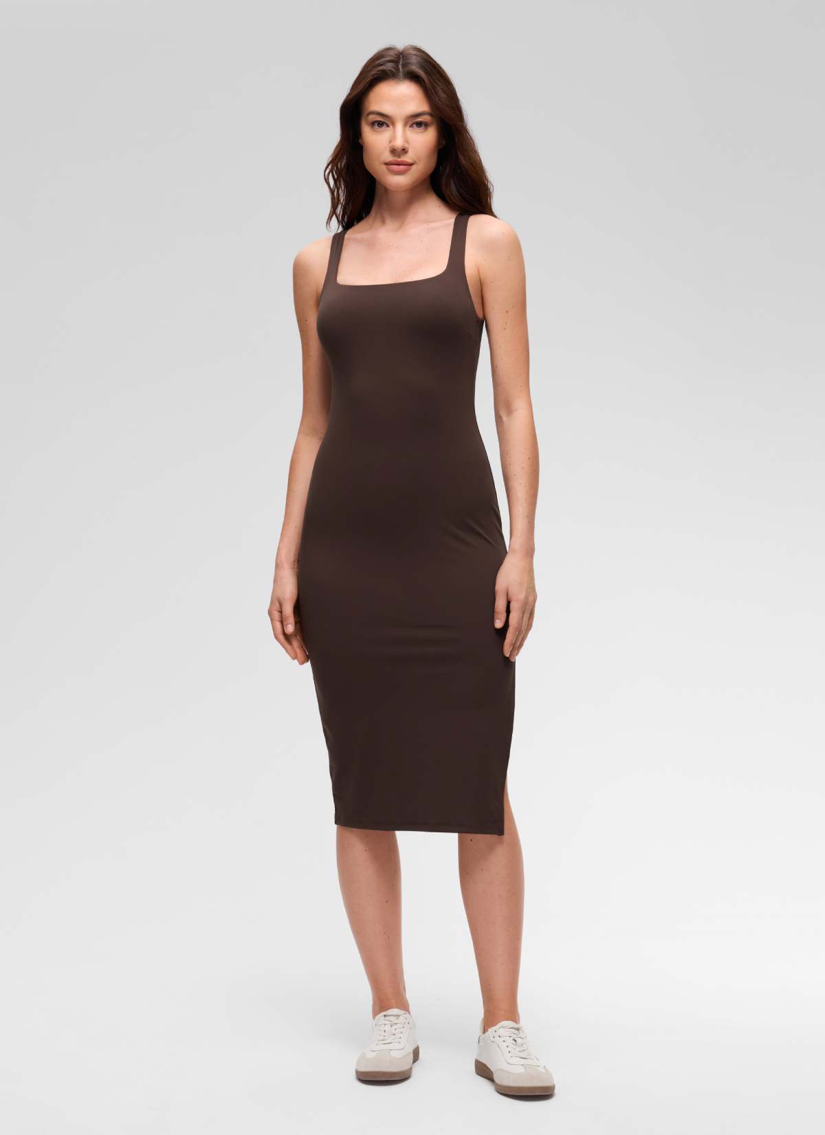 CRZ YOGA Pambabae Butterluxe Kaswal na Square Neck Side Split Midi Dress Hot Fudge Brown