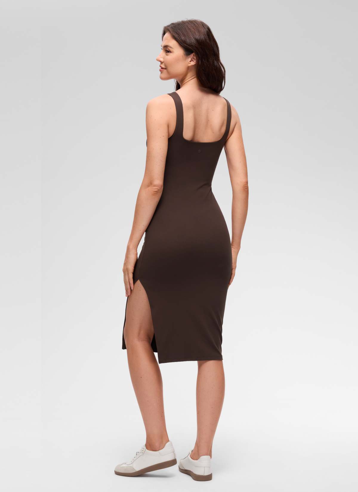CRZ YOGA Pambabae Butterluxe Kaswal na Square Neck Side Split Midi Dress Hot Fudge Brown