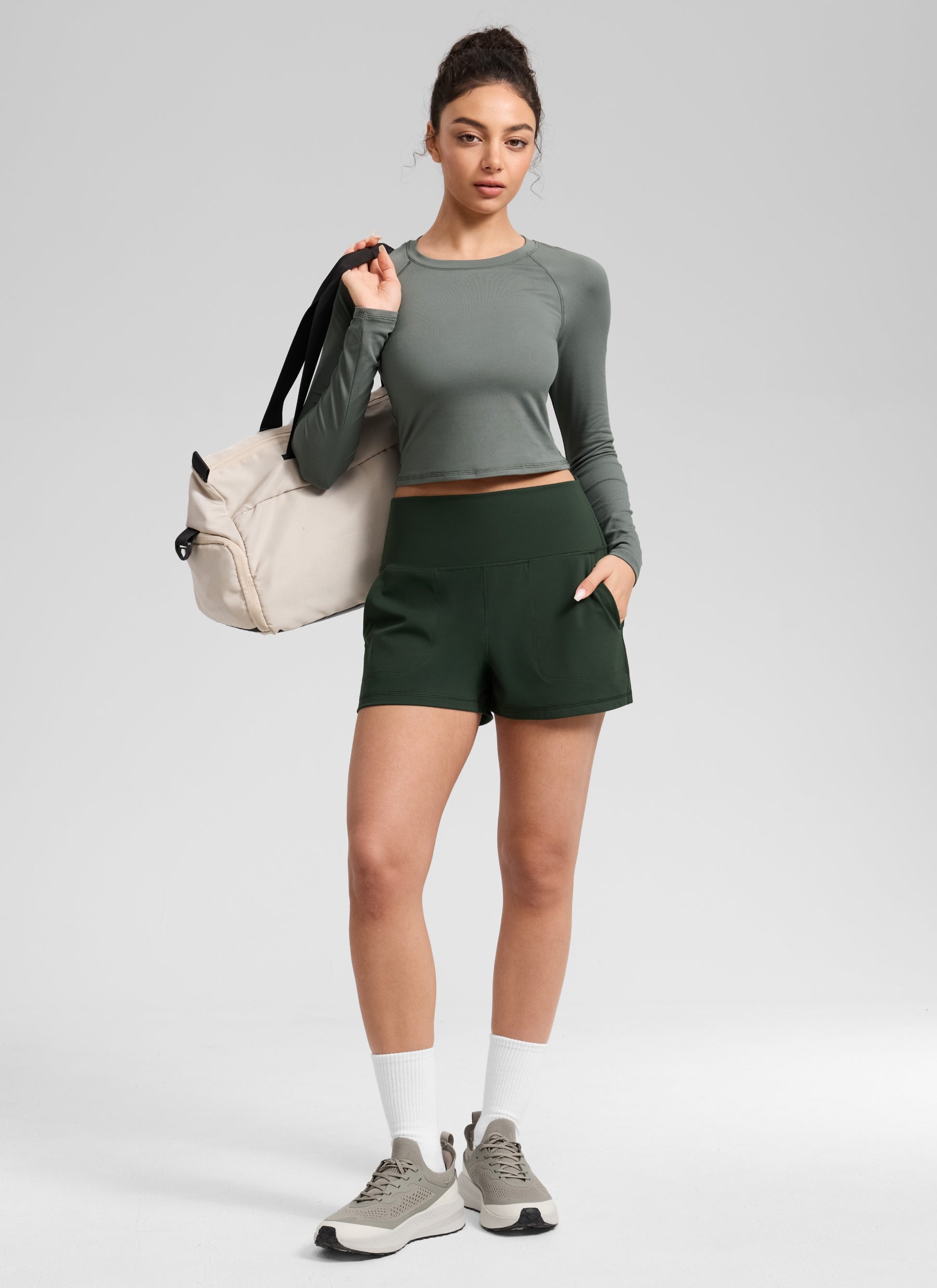 CRZ YOGA Babae Butterlift Shorts na Mataas ang Waisted na may Bulsa na Walang Liner Legend Green